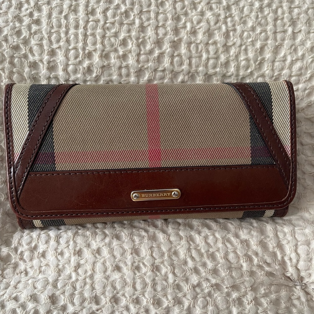 Burberry wallet. Brown House check